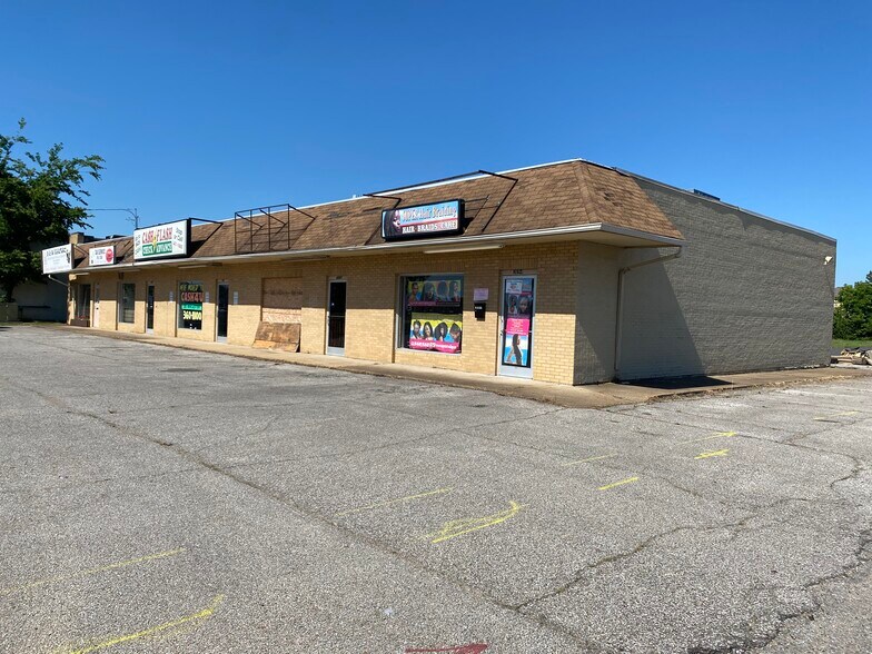 More Photos Of 3686-3694 S Mendenhall Rd, Memphis Bar For Sale