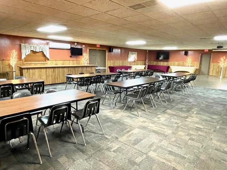 More Photos Of 2002 Midway Rd, Menomonie Restaurant For Sale