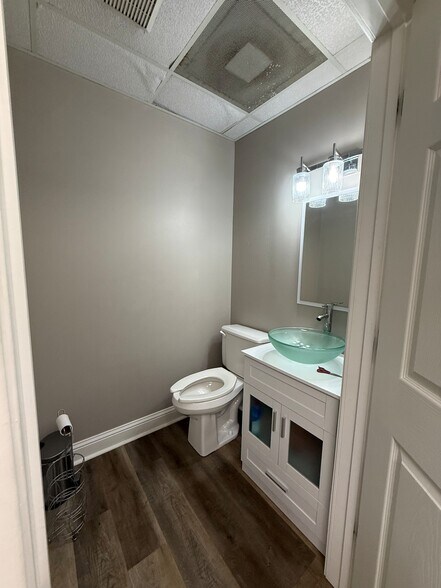 More Photos Of 3520 Nederland Ave, Nederland Restaurant For Sale