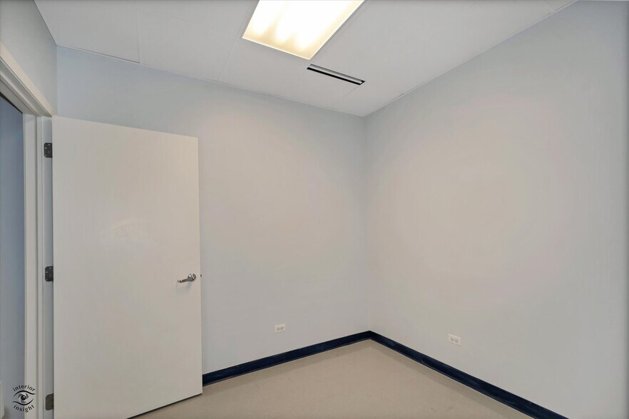 More Photos Of 912 Northwest Hwy, Fox River Grove Medical For Sale