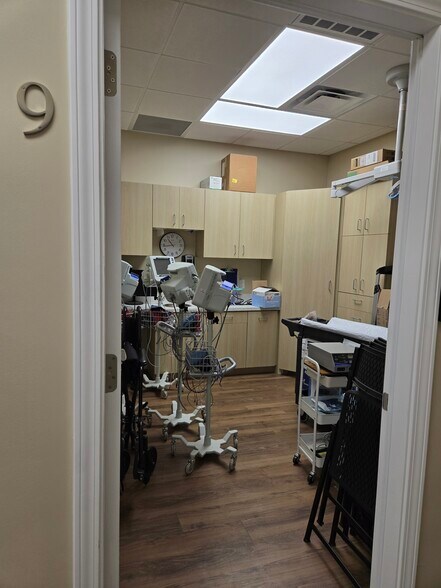 More Photos Of 13555 Automobile Blvd, Clearwater Medical For Lease