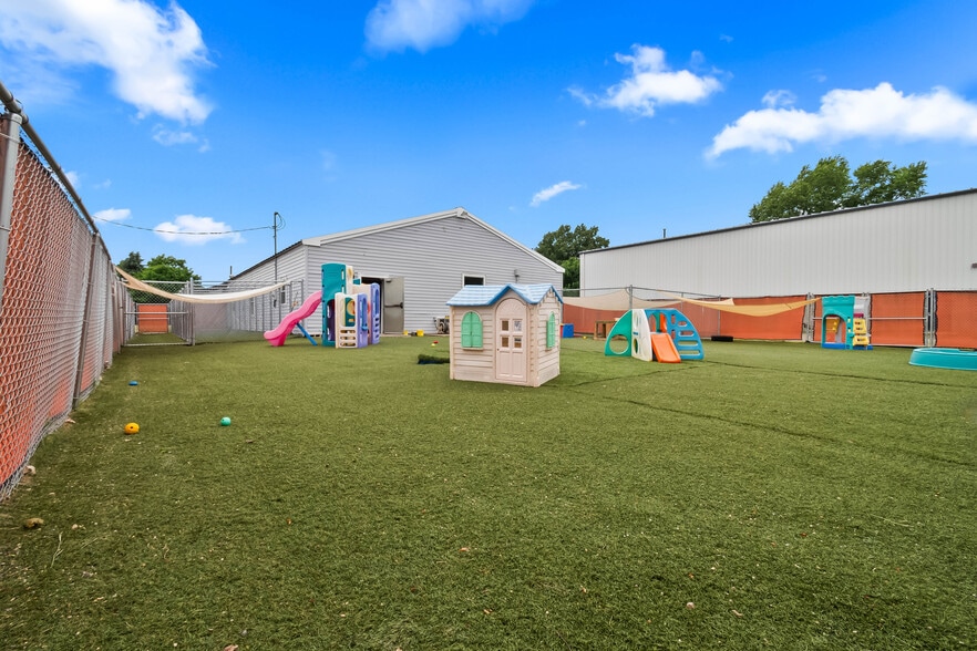 More Photos Of 136 Concord Rd, Jonesville Office For Sale