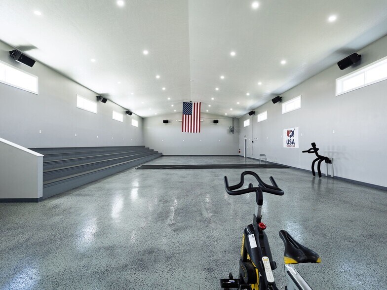 More Photos Of 17612 State Route 3, Watertown Showroom For Sale