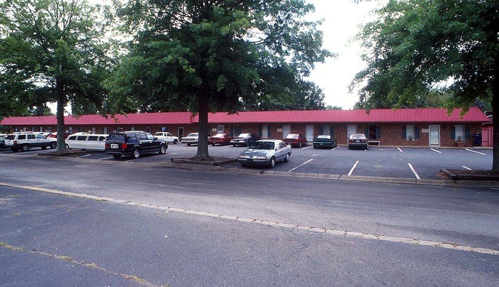 More Photos Of 2459 Roosevelt Hwy, Atlanta Office For Sale