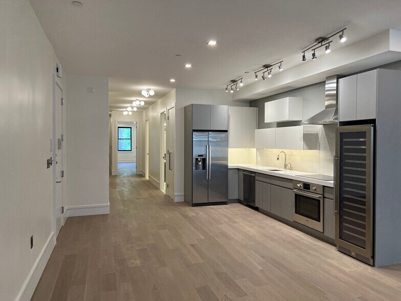 More Photos Of 410 W 47th St, New York Apartments For Sale