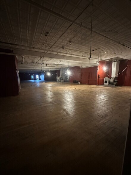 More Photos Of 976 Broadway, Buffalo Storefront For Lease