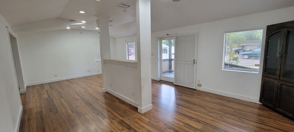More Photos Of 1901 W Sligh Ave, Tampa Office For Sale