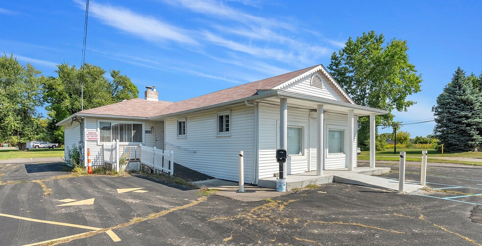 Primary Photo Of 34845 23 Mile Rd, Chesterfield Office For Sale