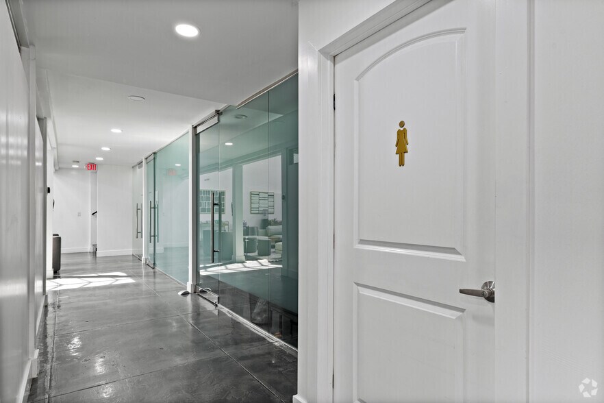 More Photos Of 10211-10213 Venice Blvd, Los Angeles Loft Creative Space For Sale