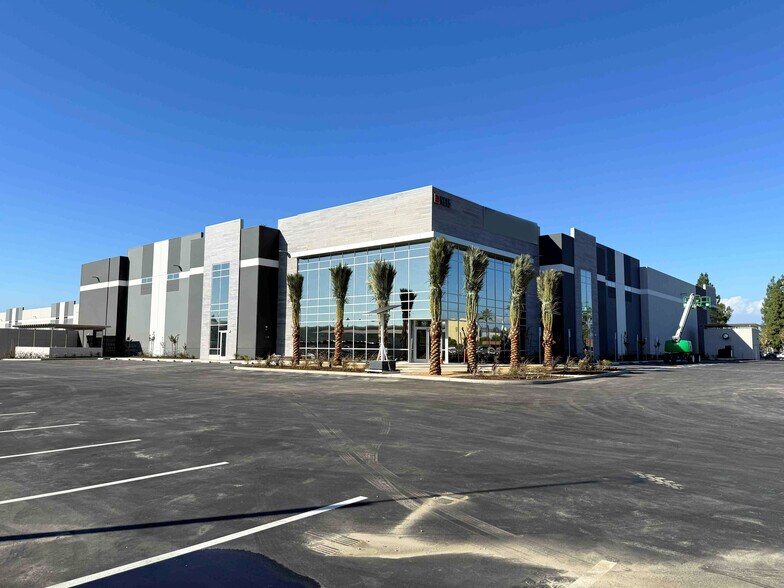More Photos Of 9615 Norwalk Blvd, Santa Fe Springs Distribution For Lease
