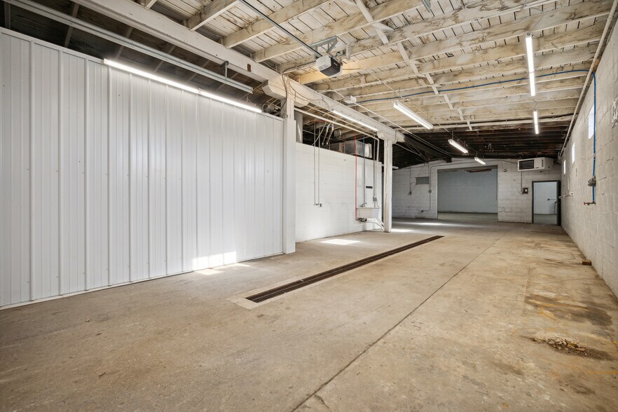 More Photos Of 15 Walnut St, Coshocton Warehouse For Sale