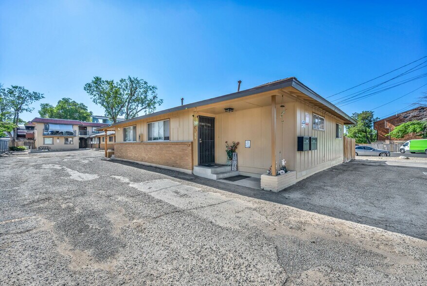 More Photos Of 372 Maine St, Reno Apartments For Sale