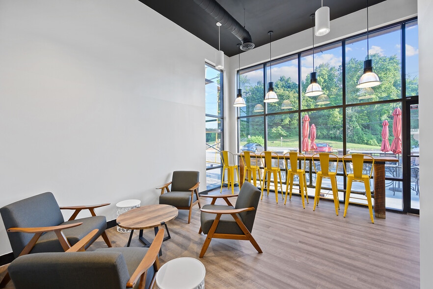 More Photos Of 5229 Madison Rd, Cincinnati Storefront Retail Office For Lease