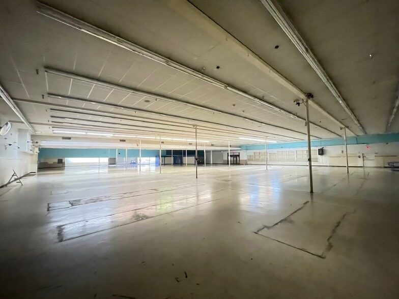 More Photos Of 7663-7667 Broadway, Lemon Grove Supermarket For Sale