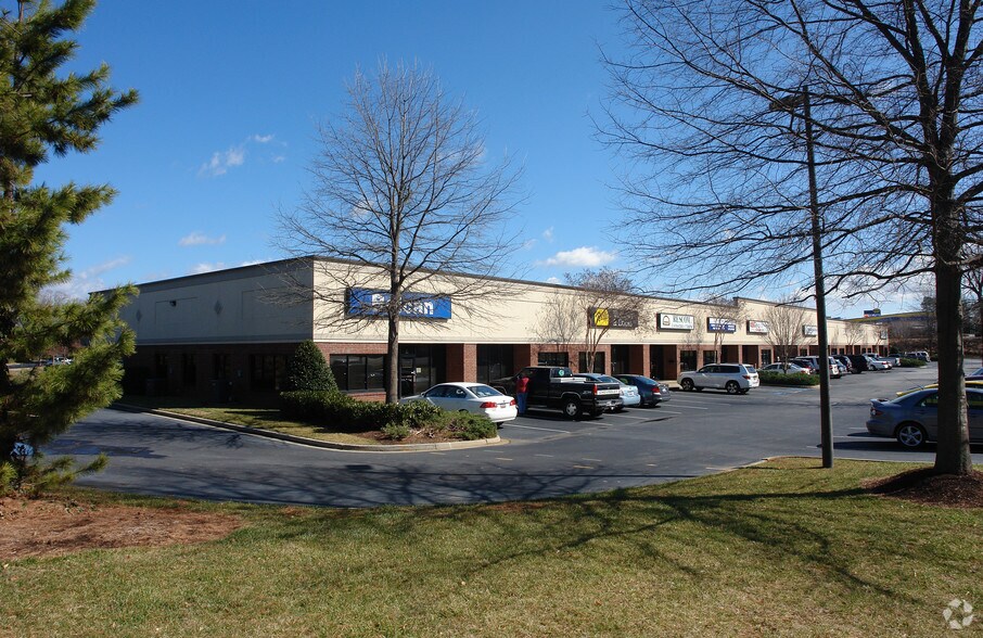 More Photos Of 481 Garlington Rd, Greenville Showroom For Lease