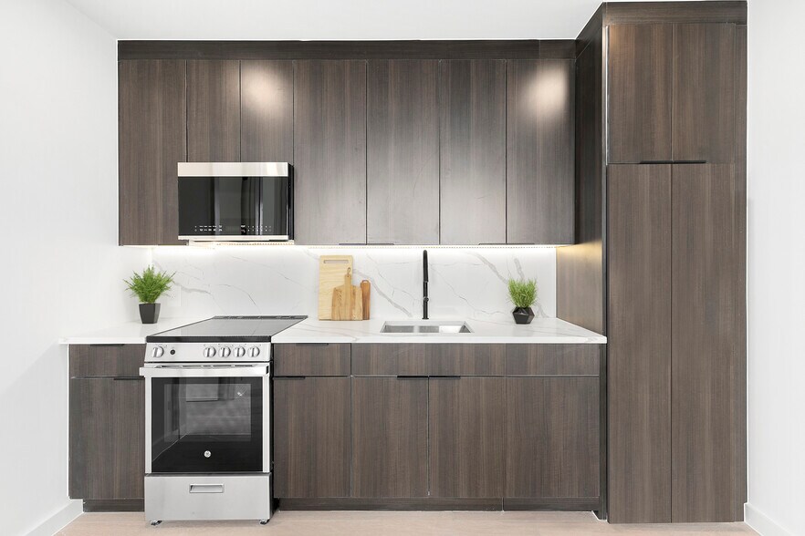 More Photos Of 3521 Crescent St, Astoria Apartments For Sale