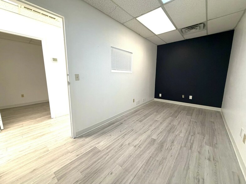 More Photos Of 710 W Wilshire Blvd, Oklahoma City Flex For Lease