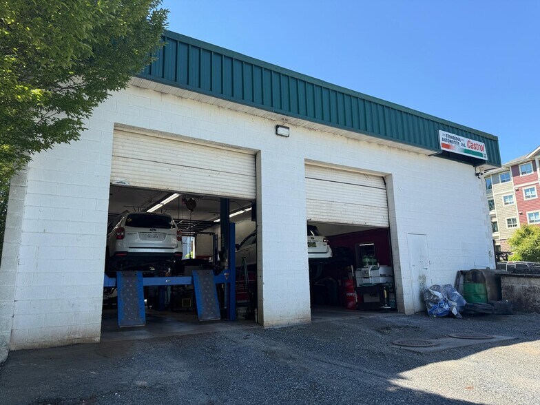 More Photos Of 22339 48 Av, Langley Auto Repair For Sale