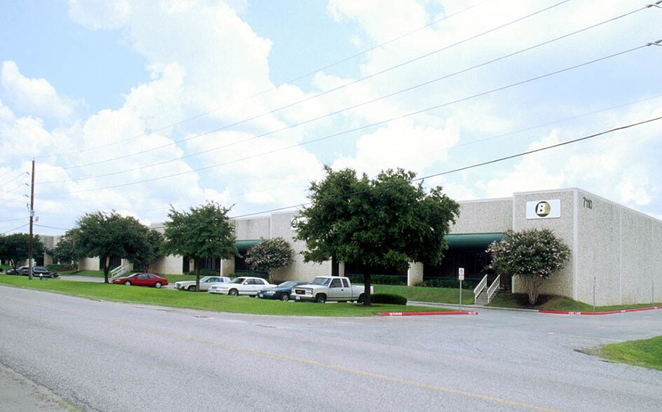 More Photos Of 7240 Brittmoore Rd, Houston Unknown For Lease