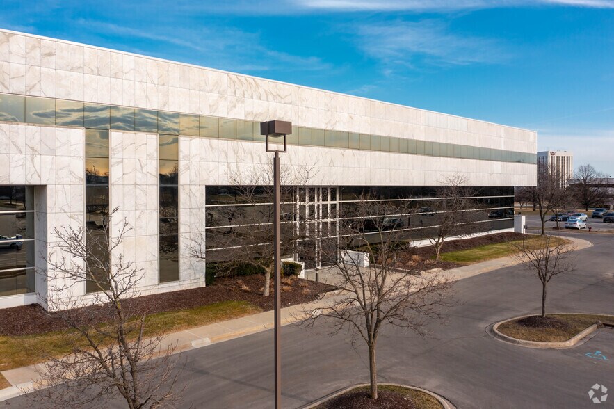 More Photos Of 5750 New King St, Troy Office For Lease