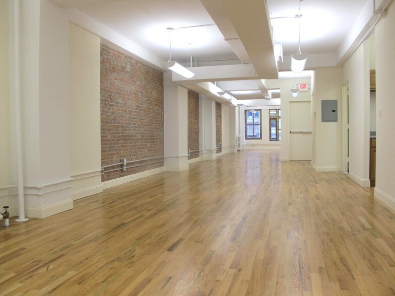 More Photos Of 13 W 36th St, New York Loft Creative Space For Lease