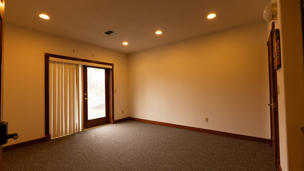 Primary Photo Of 360 NW Vermont St, Bend Office Residential For Lease