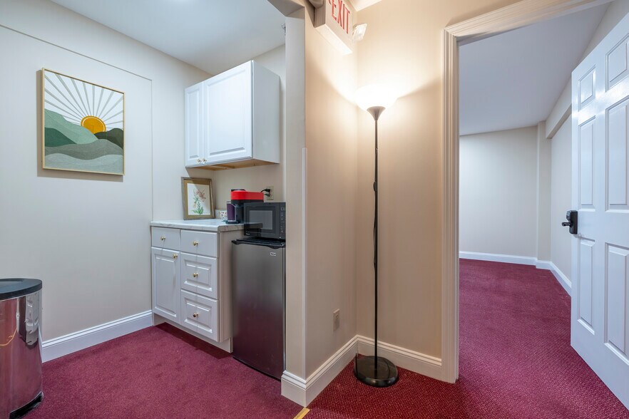 More Photos Of 898 Ethan Allen Hwy, Ridgefield Medical For Sale