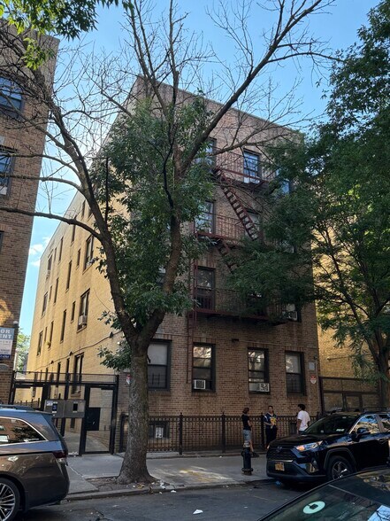 More Photos Of 3552 94th St, Flushing Apartments For Sale