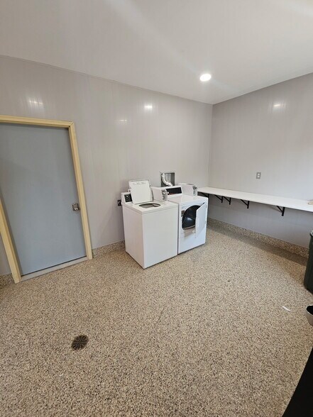 More Photos Of 4505 E Tri Lakes Rd, Superior Trailer Camper Park For Sale