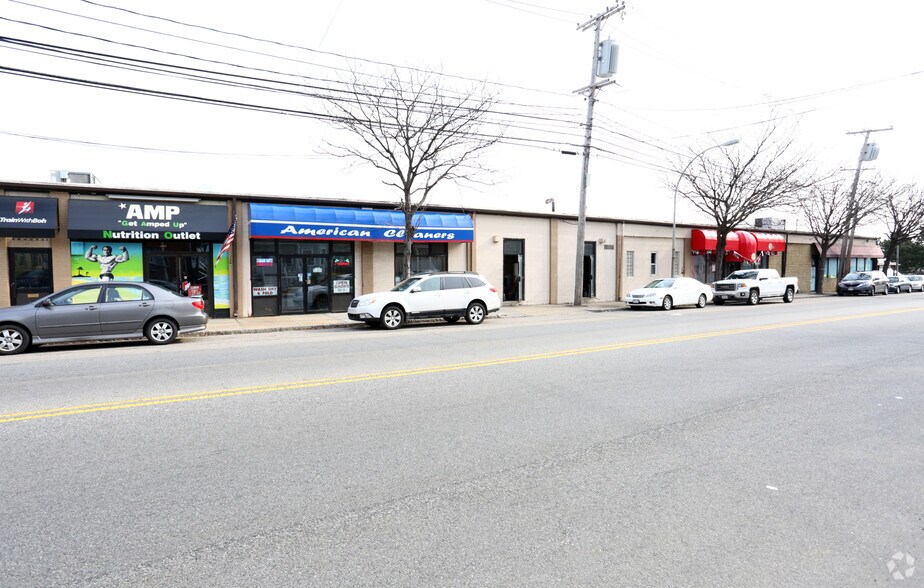 More Photos Of 222 Arsenal St, Watertown Storefront For Lease
