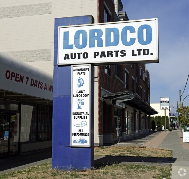 More Photos Of 7637 Edmonds St, Burnaby General Retail For Lease