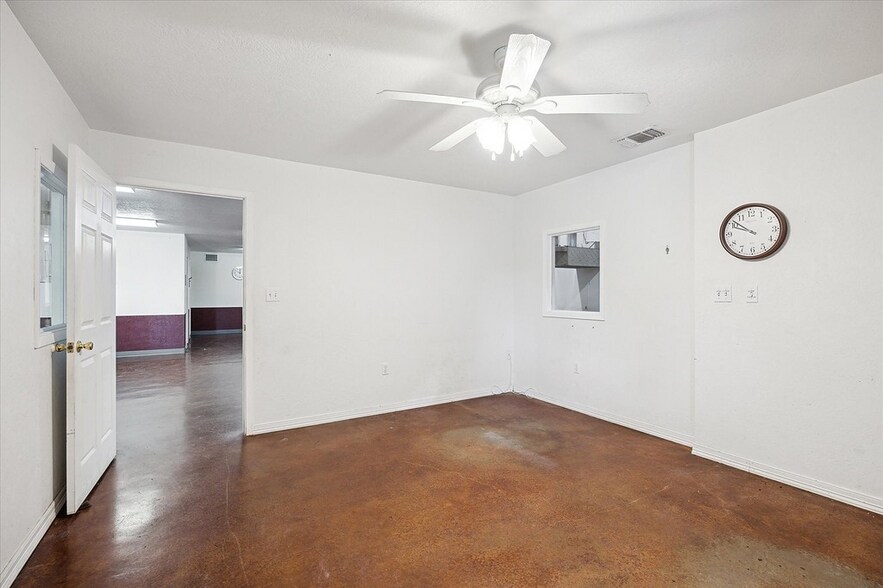 More Photos Of 920 Front St, Columbus Warehouse For Sale