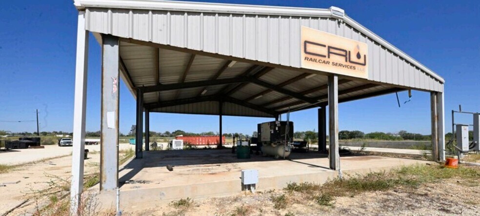 More Photos Of 16492 Old Corpus Christi Rd, Elmendorf Industrial For Lease
