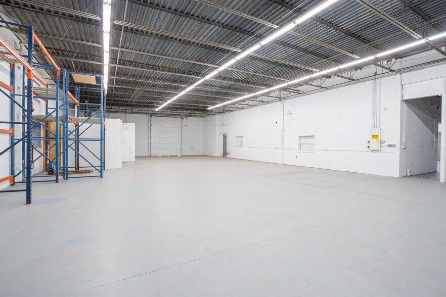 More Photos Of 8 Carver Cir, Canton Distribution For Lease