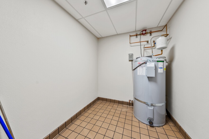 More Photos Of 2166 NW Vine St, Grants Pass Medical For Sale