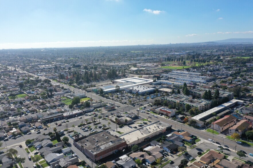 More Photos Of 12205 Centralia St, Lakewood General Retail For Sale