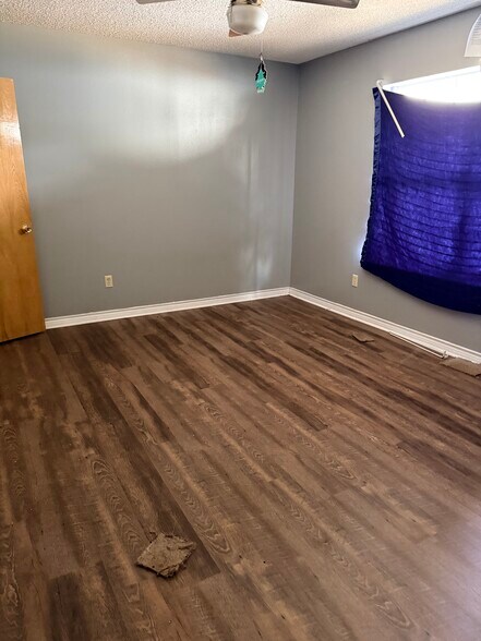 More Photos Of 425 Neches St, Jacksonville Office Residential For Sale