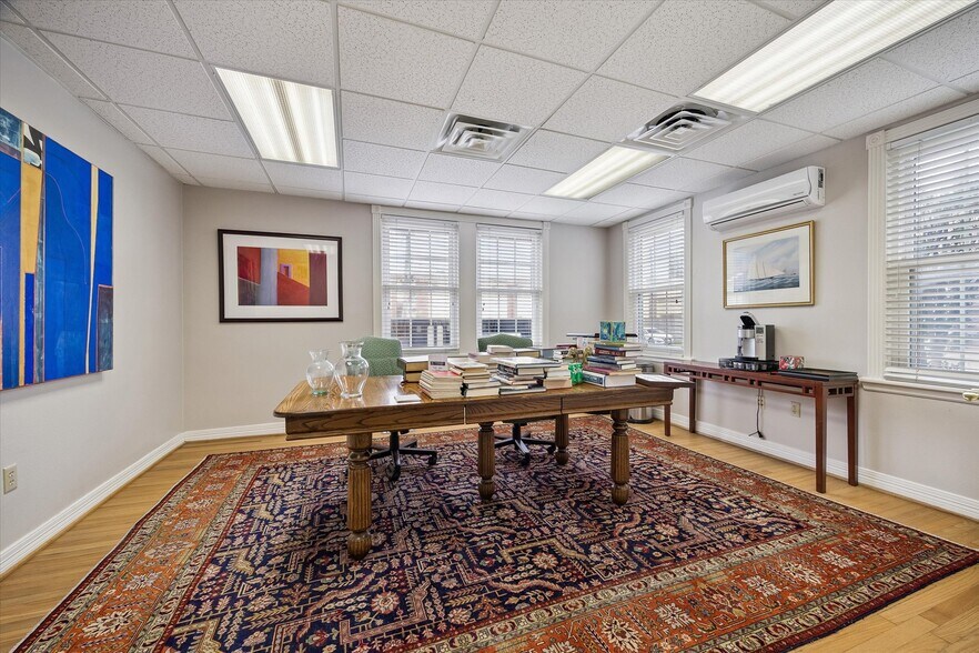 More Photos Of 4305 Yoakum Blvd, Houston Office For Sale