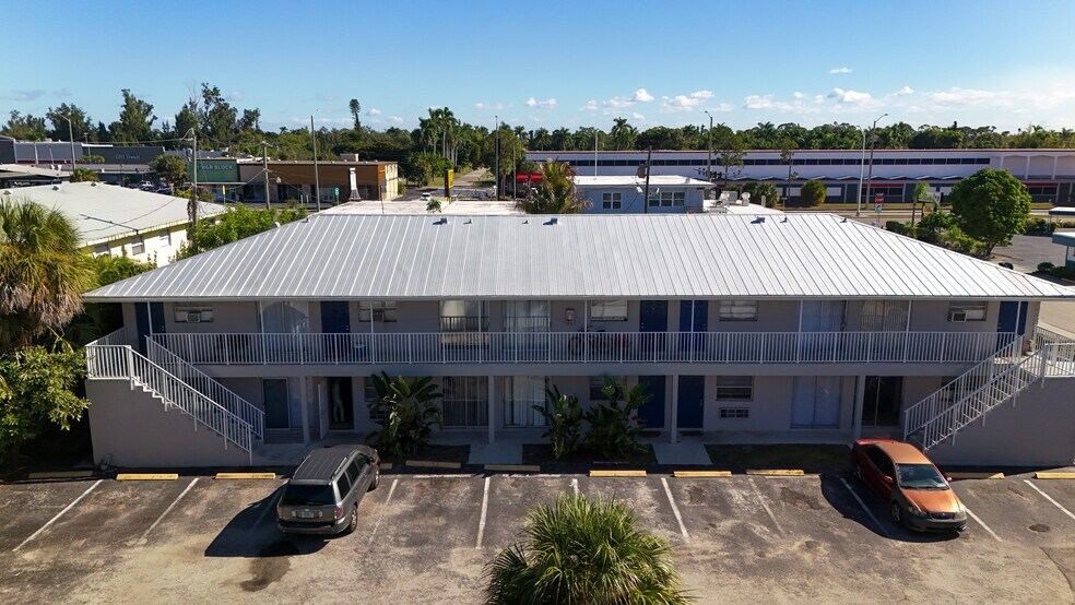 More Photos Of 1947 Ricardo Ave, Fort Myers Apartments For Sale