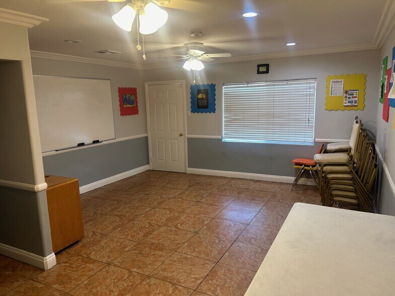 More Photos Of 901 Stewart Ave, Las Vegas Specialty For Sale