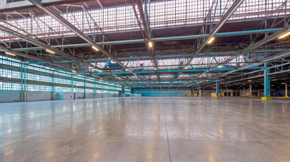 More Photos Of 2800 Eastern Blvd, Middle River Distribution For Lease