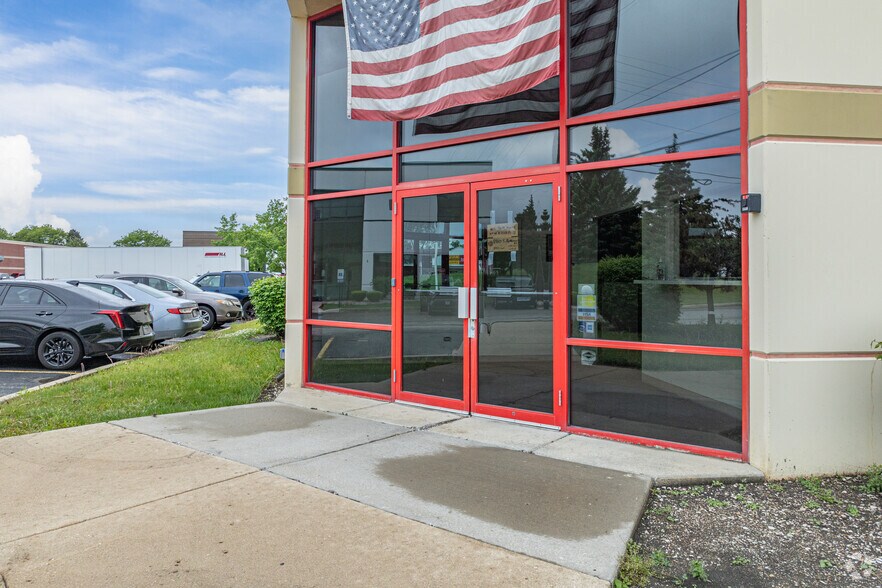 More Photos Of 130 S Addison Rd, Addison Warehouse For Sale