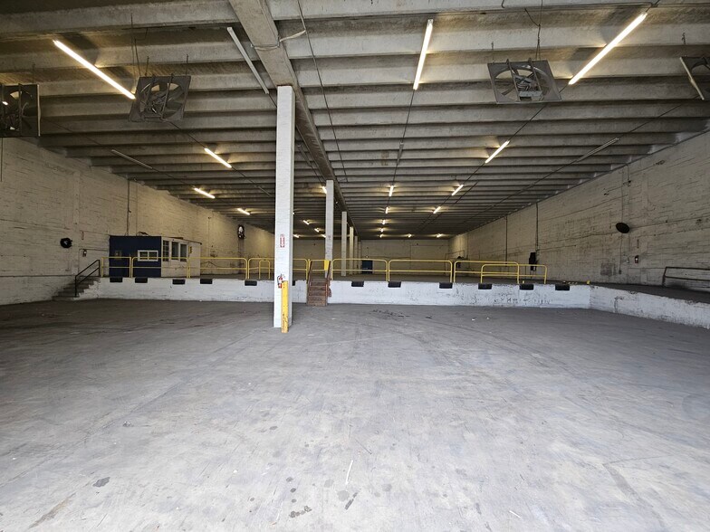 More Photos Of 117 NW 3rd Ave, Dania Warehouse For Lease