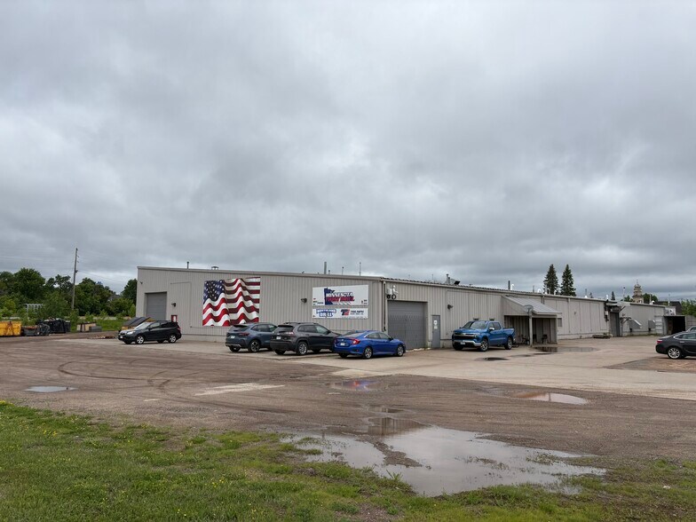 More Photos Of 1 7th St SW, Chisholm Manufacturing For Sale
