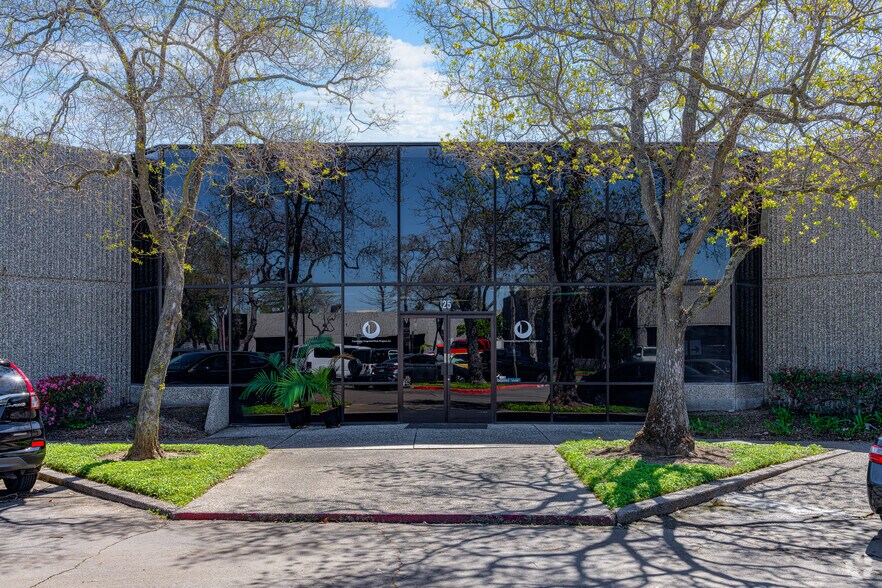 More Photos Of 3612 Madison Ave, North Highlands Distribution For Lease