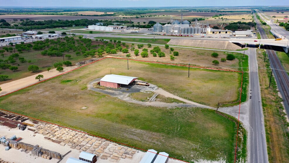 More Photos Of 18th Street, Hondo Land For Sale