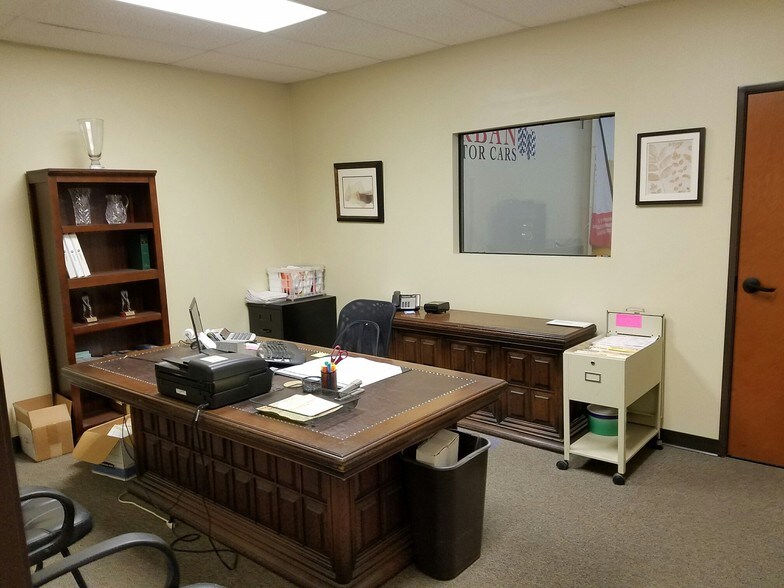 More Photos Of 3002-3014 Avenue E E, Arlington Light Manufacturing For Lease