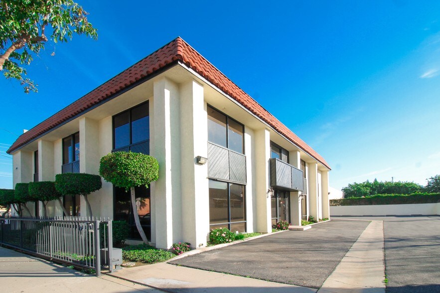 More Photos Of 1314 W 5th St, Santa Ana Office For Lease