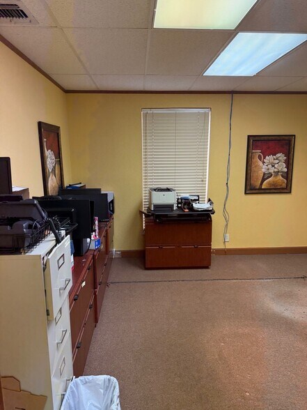 More Photos Of 11911-11913 Warfield St, San Antonio Warehouse For Sale