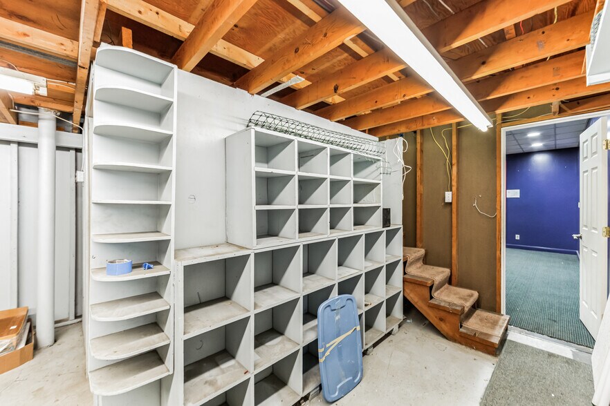 More Photos Of 65 E Fayette St, Uniontown Showroom For Sale